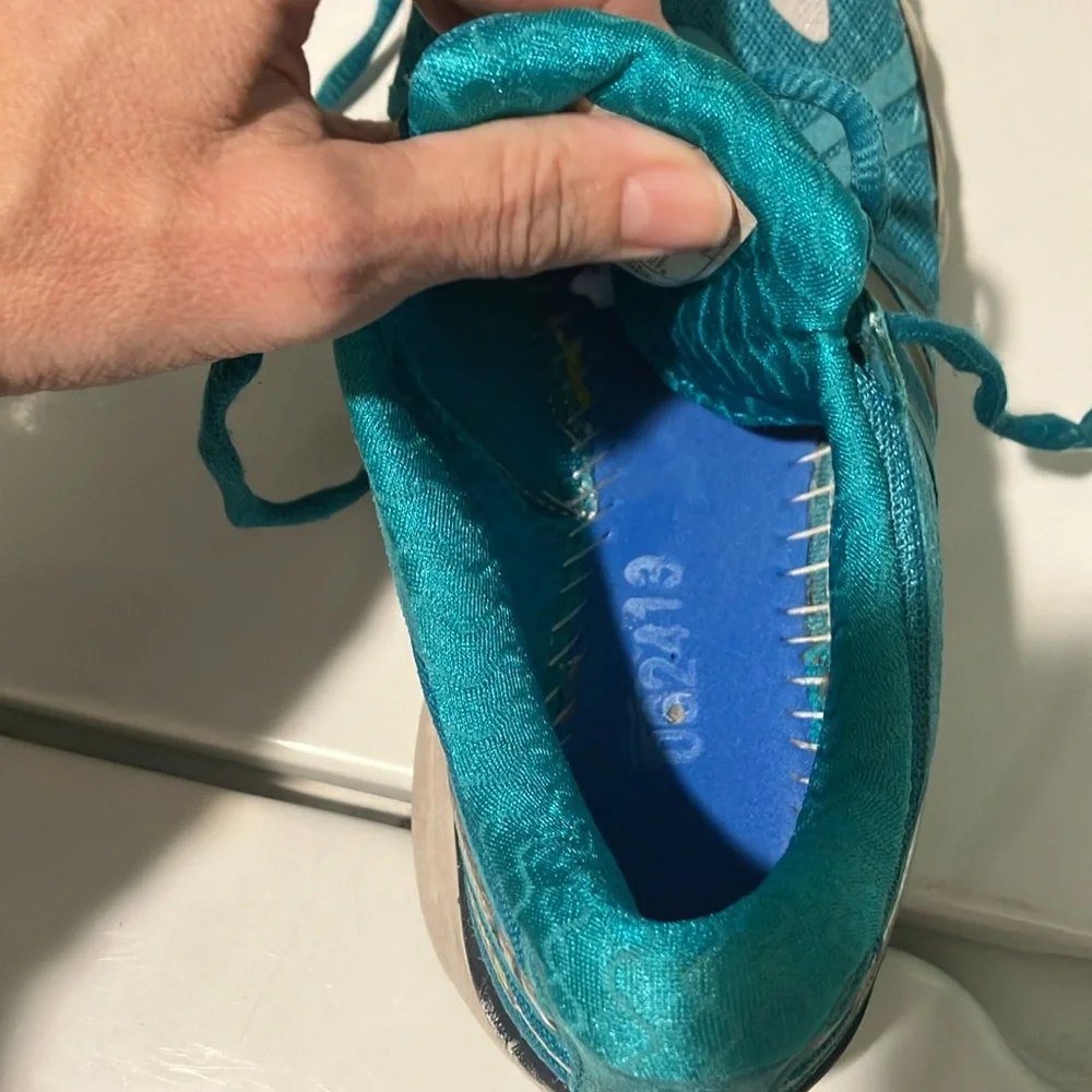 Brooks pure cadence running shoes Women's Teal sneakers size 6.5 split toe